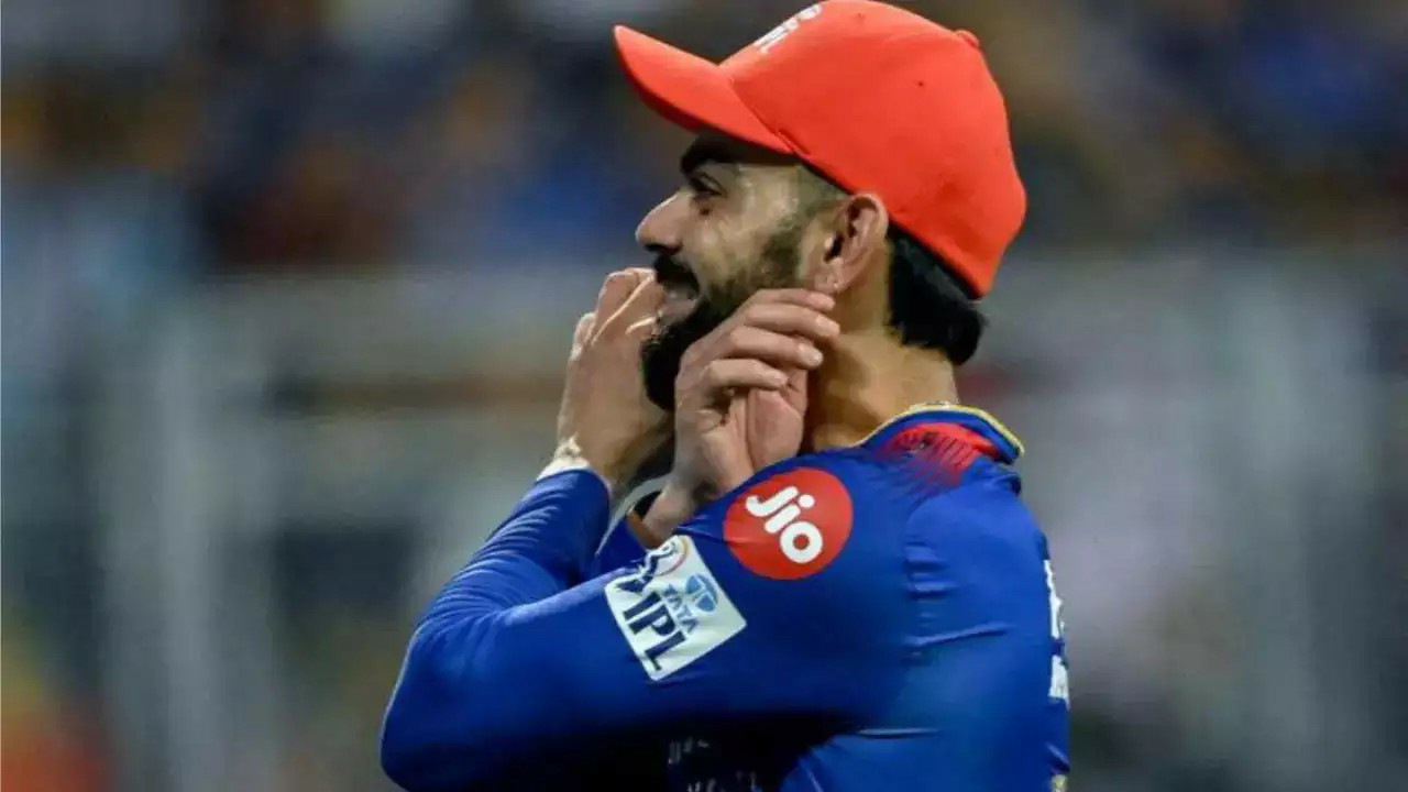 MI vs RCB : “விராட் கோஹ்லிக்கு பவுலிங் தரவேண்டும்” என்று மக்கள் கூச்சலிட்டதற்கு அவரது பதில்